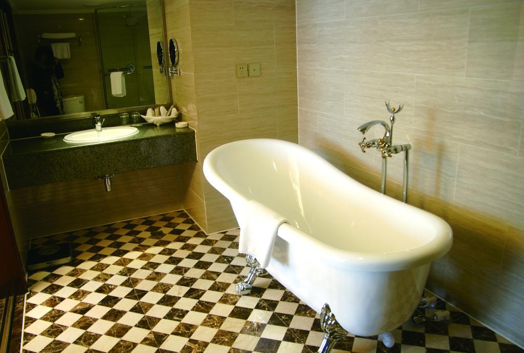 New Gloria Plaza Garden Hotel Harbin Bagian luar foto